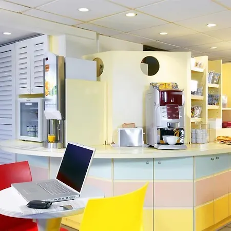 Premiere Classe Troyes Sud - 부셰레